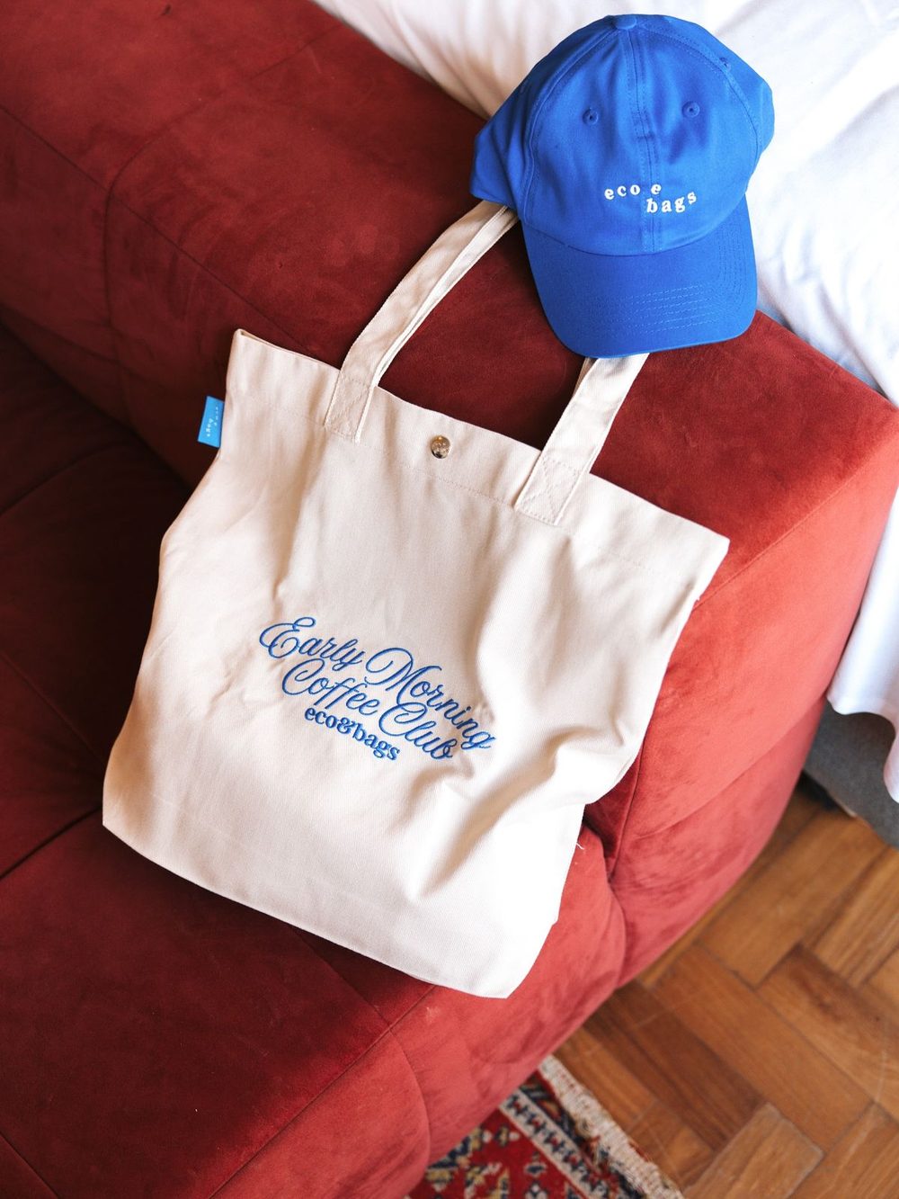 Soft Goods & Accessoires - bestickte Tote-Bag und Cap